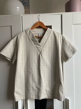& Other Stories Cream Textured V-Neck Short Sleeve Shirt